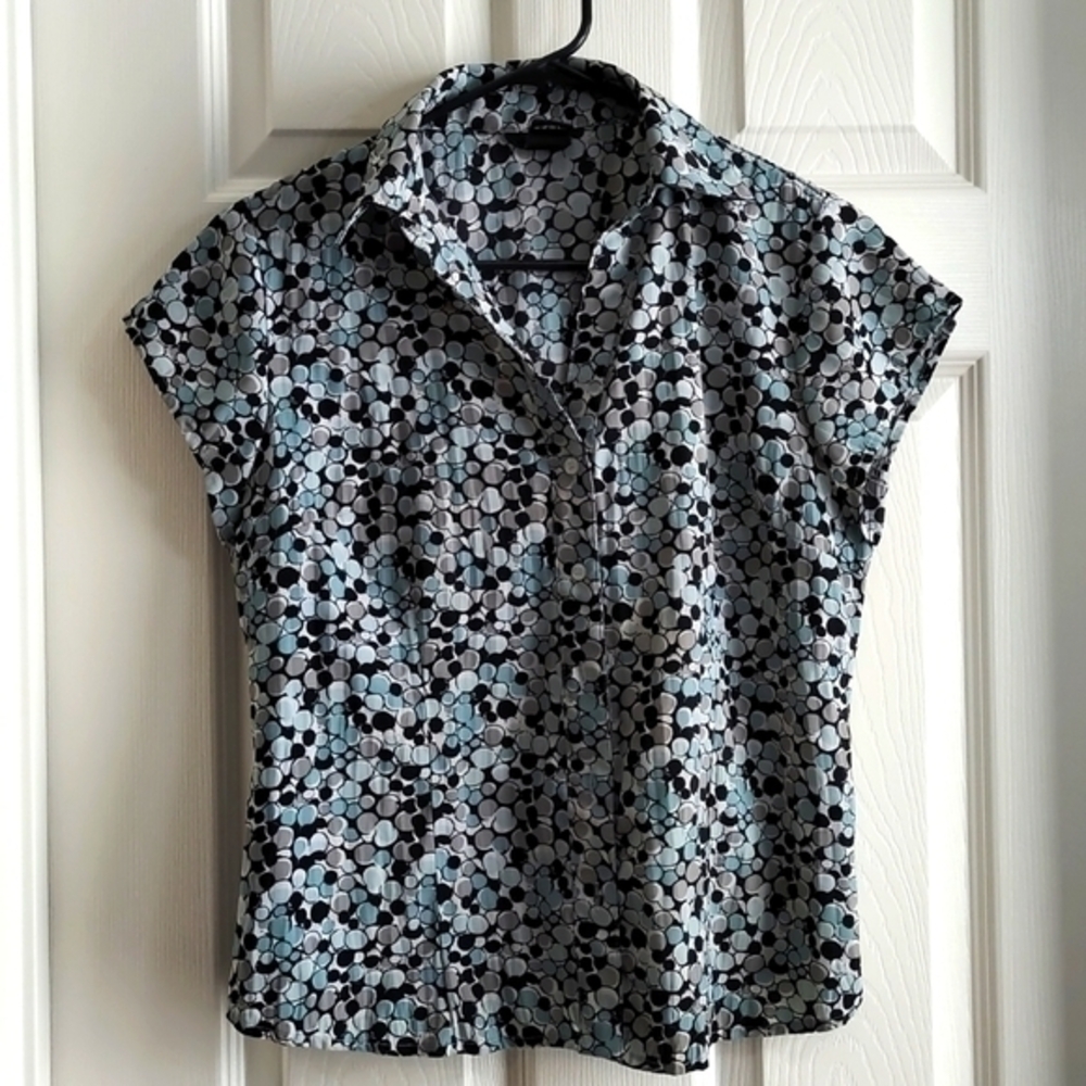 Woman's East 5th Button Down Blouse Size S #7045